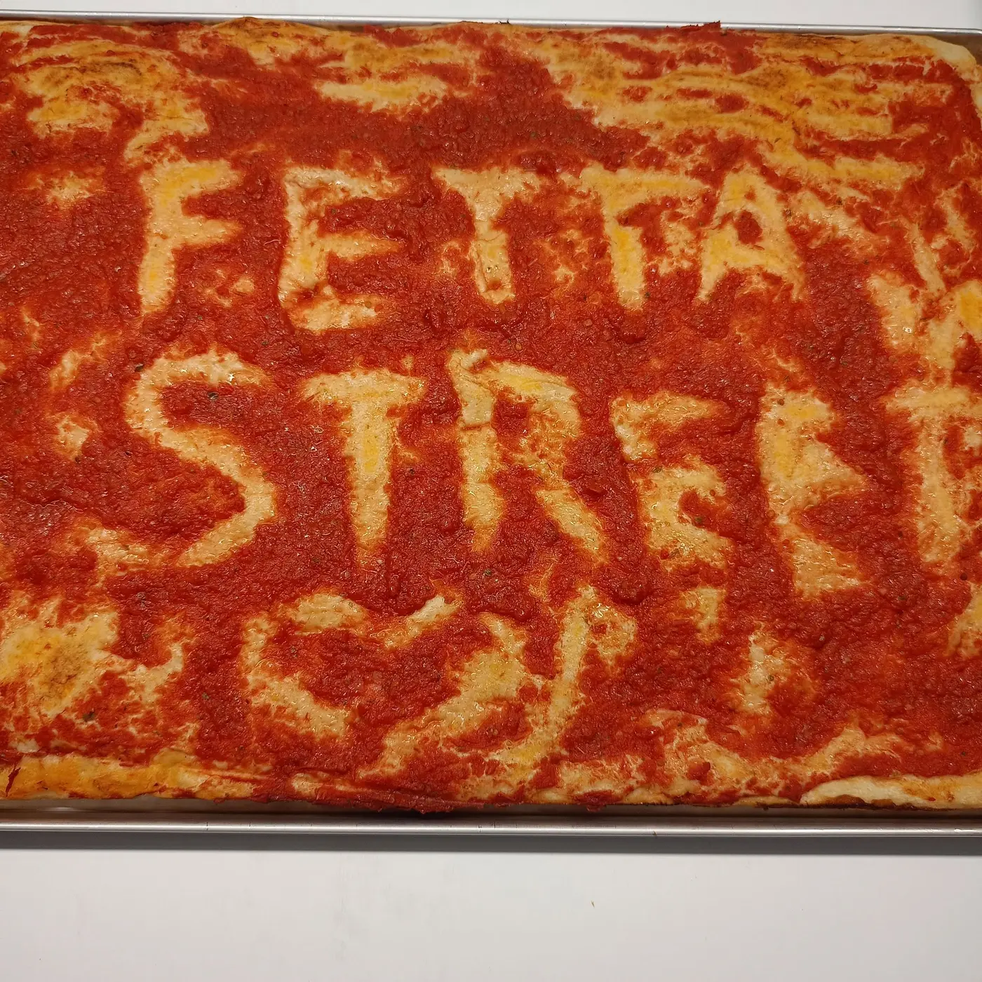 Pizza al pomodoro fresco